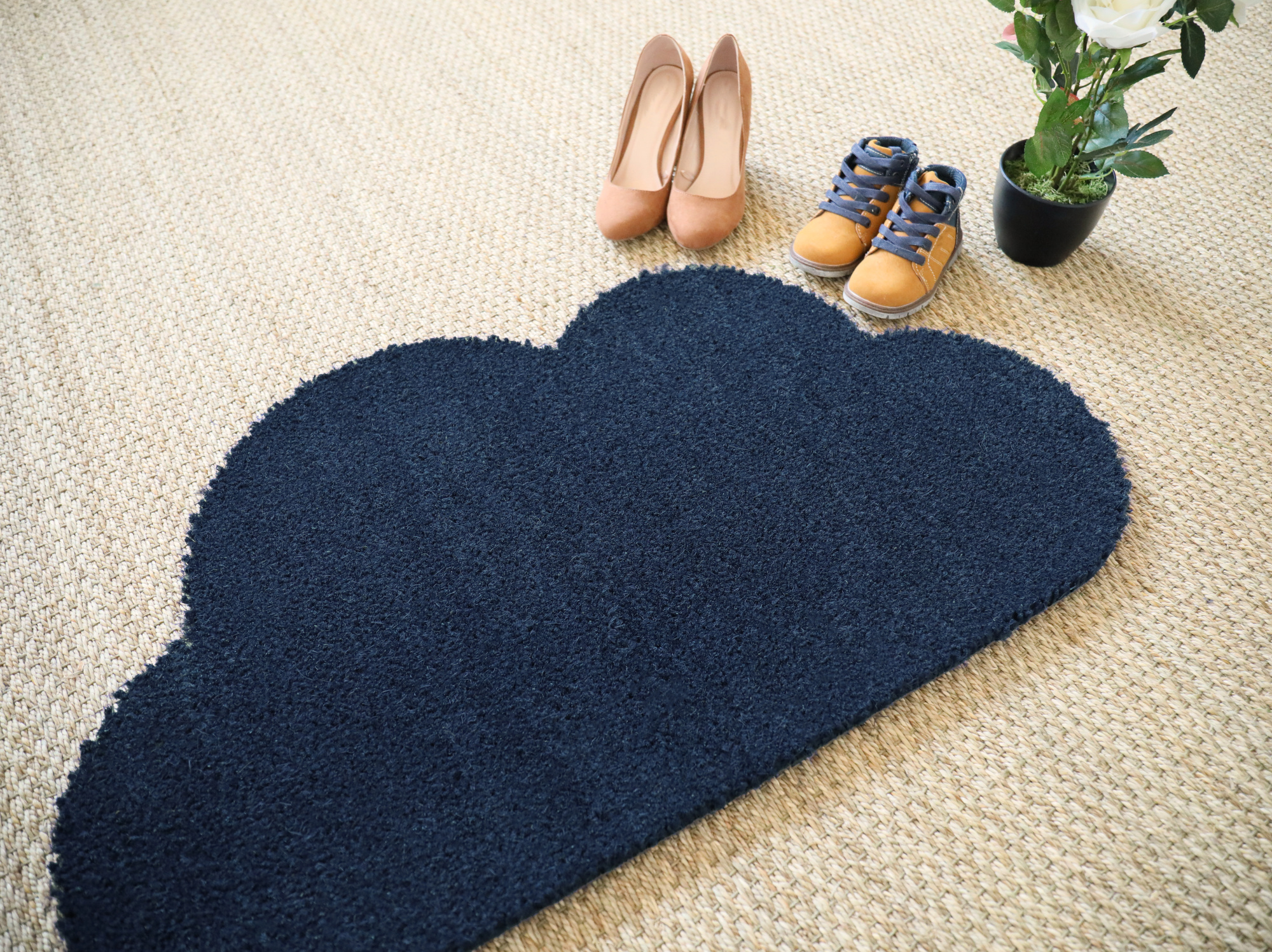 Tapis d'entrée déco Nuage - Fibre de Coco 17mm - Bleu, paillasson décoratif associé aux chaussures de la famille