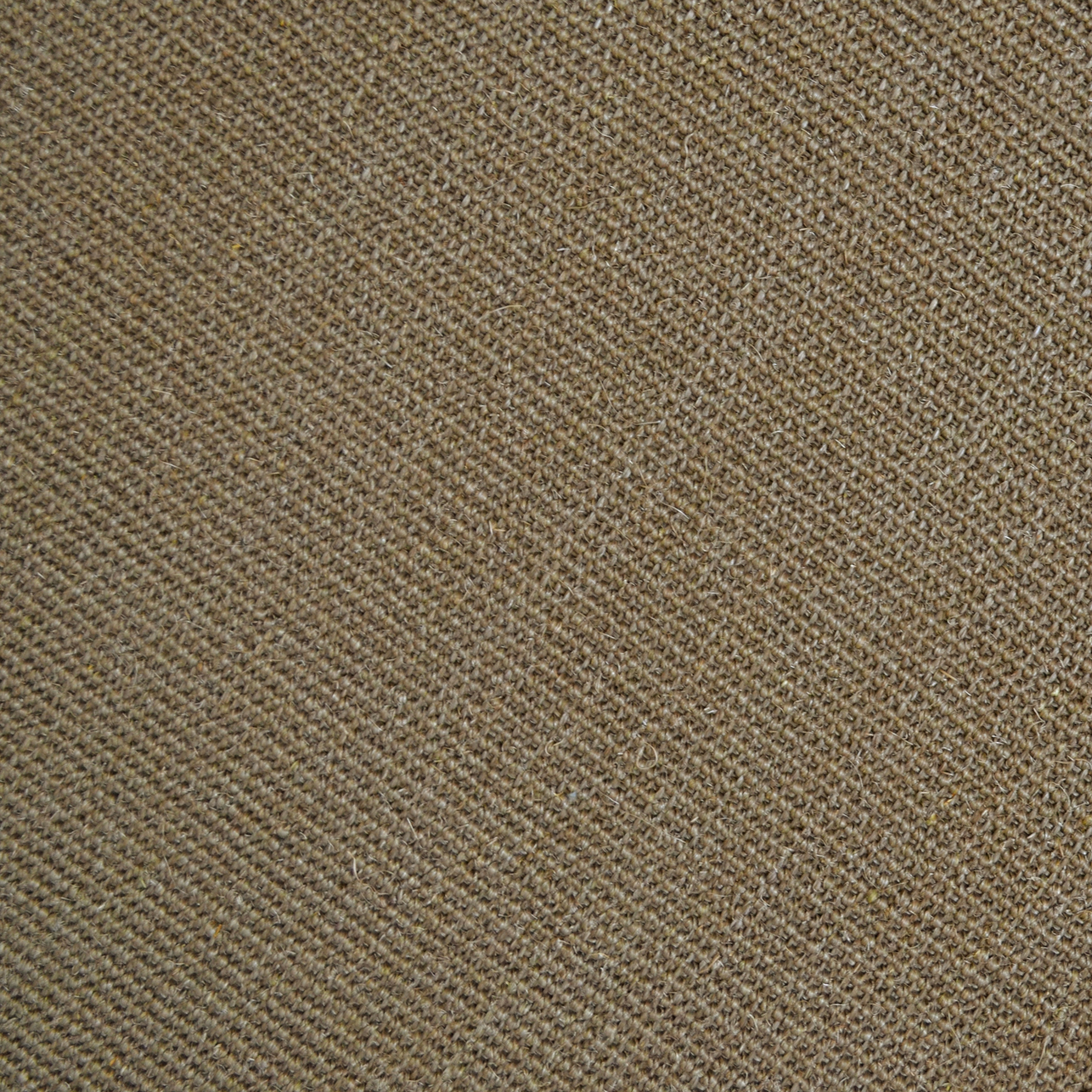 Sol Sisal - Minimal - Châtain présentant la texture régulière du revêtement en fibres de sisal