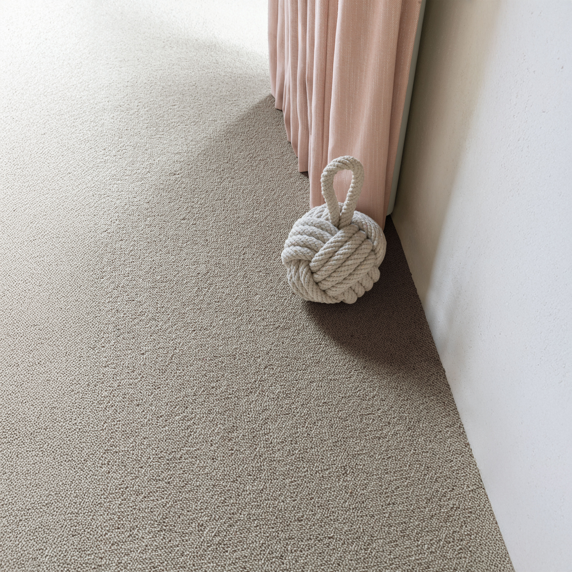 Détail texture moquette 100 % pure laine vierge Lanaé - Gris tendre haute résistance