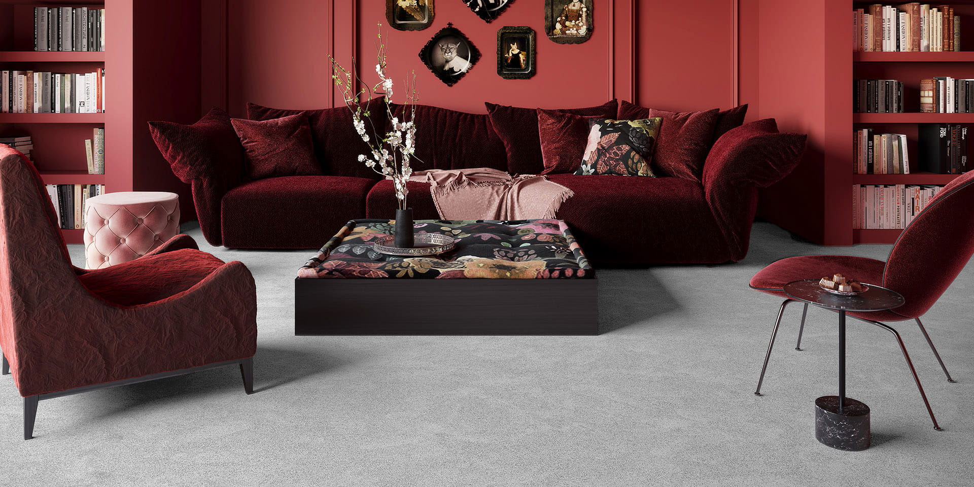 Moquette Chroma Sense Gris urbain dans un décor chaleureux, lumière douce et canapé texturé