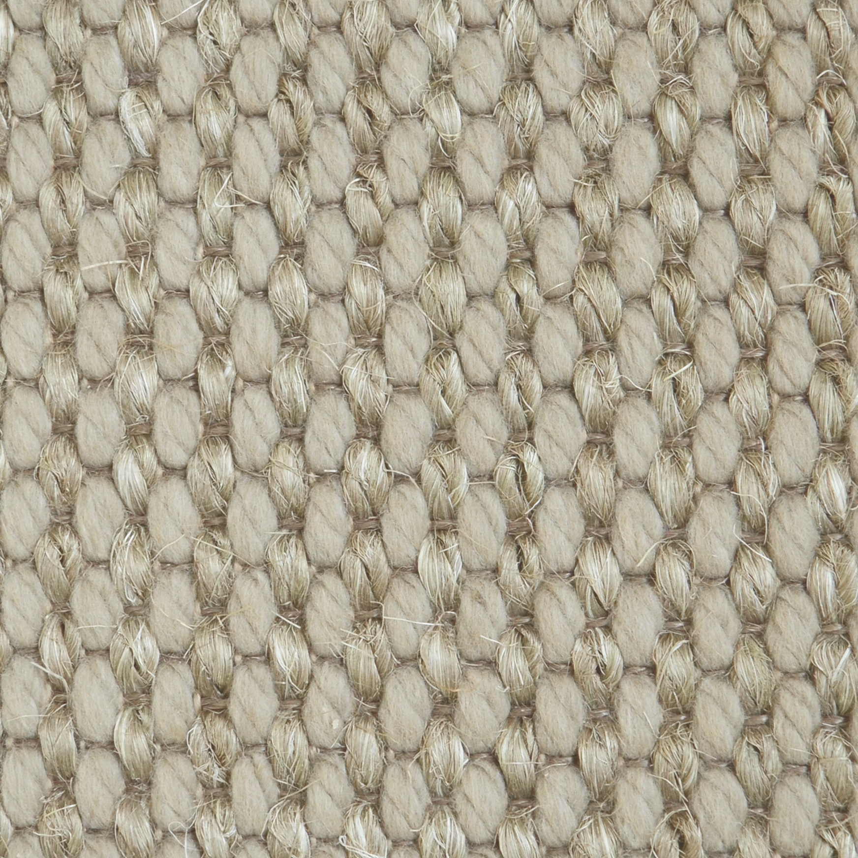 Moquette naturelle en laine et sisal - Organic - Café au lait, texture naturelle du revêtement vue de près
