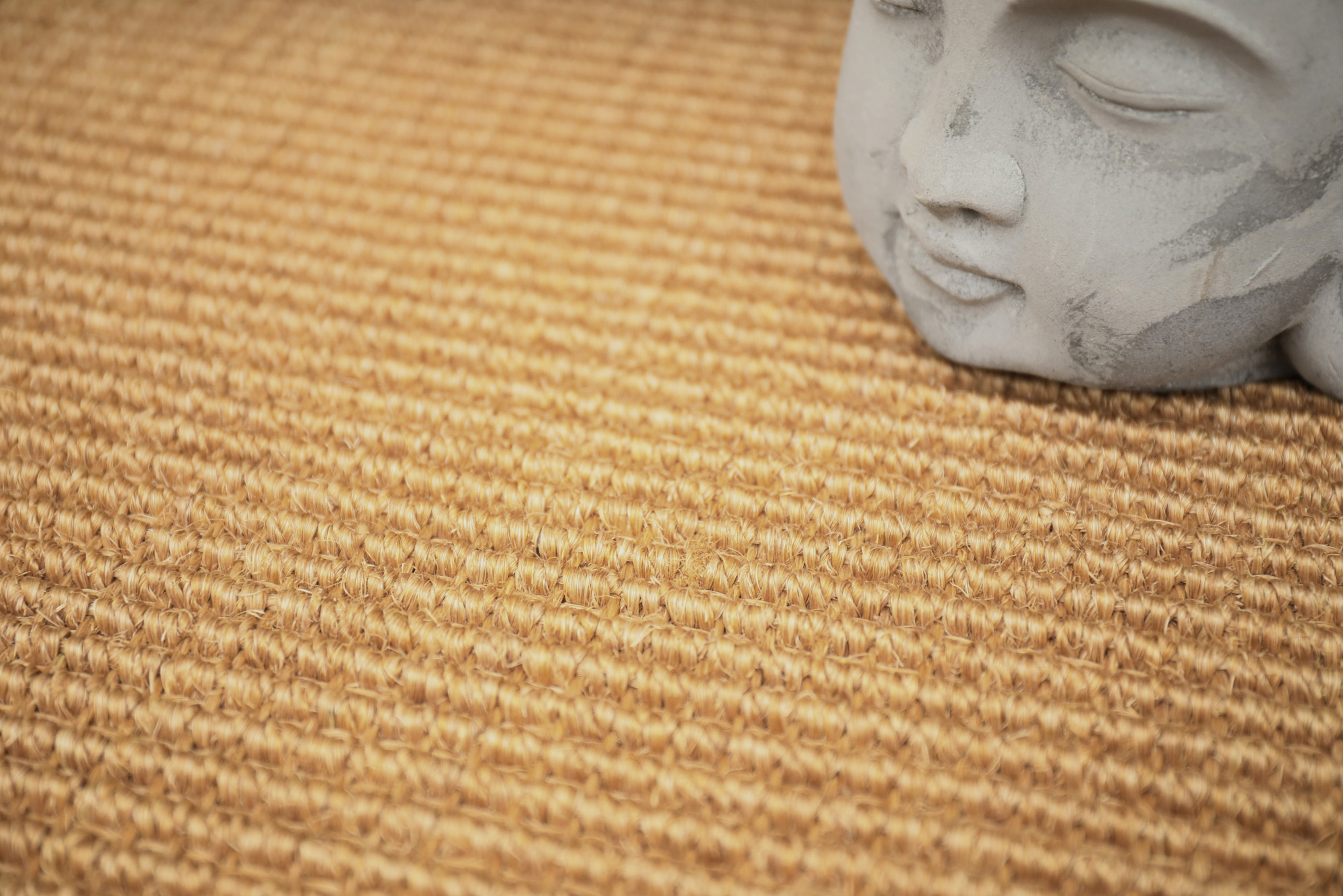 Sol Sisal - Loop - Malt avec matière texturée et aspect chaleureux idéal pour une décoration naturelle