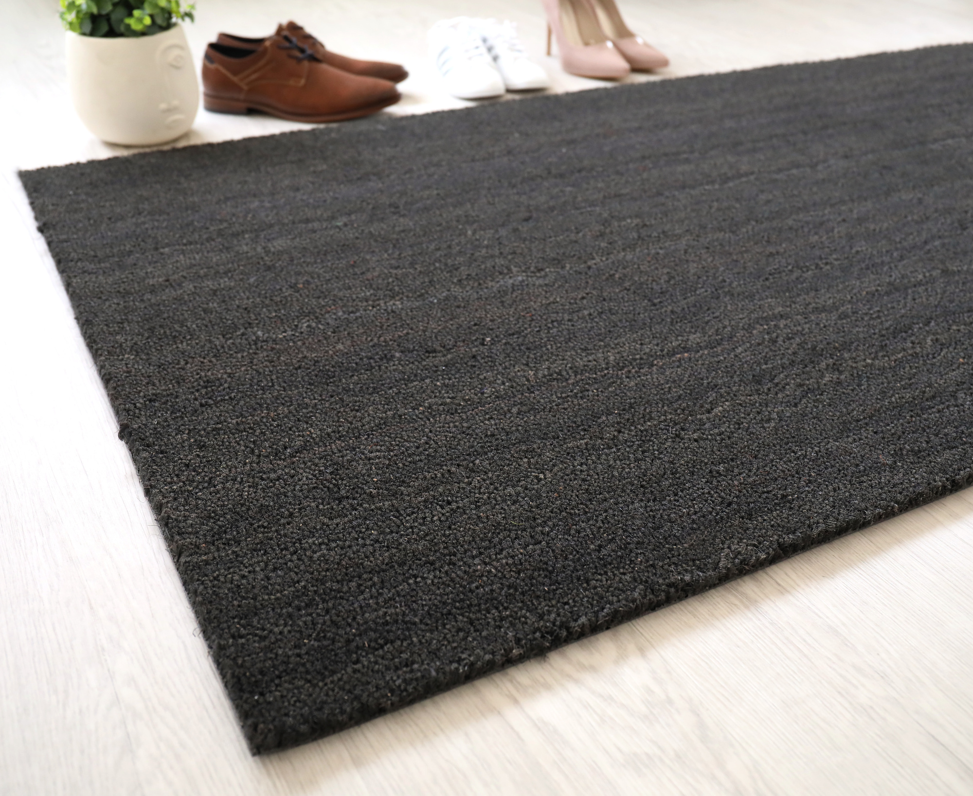 Paillasson coco anthracite 17 mm, fibres naturelles anti-poussière pour entrée moderne