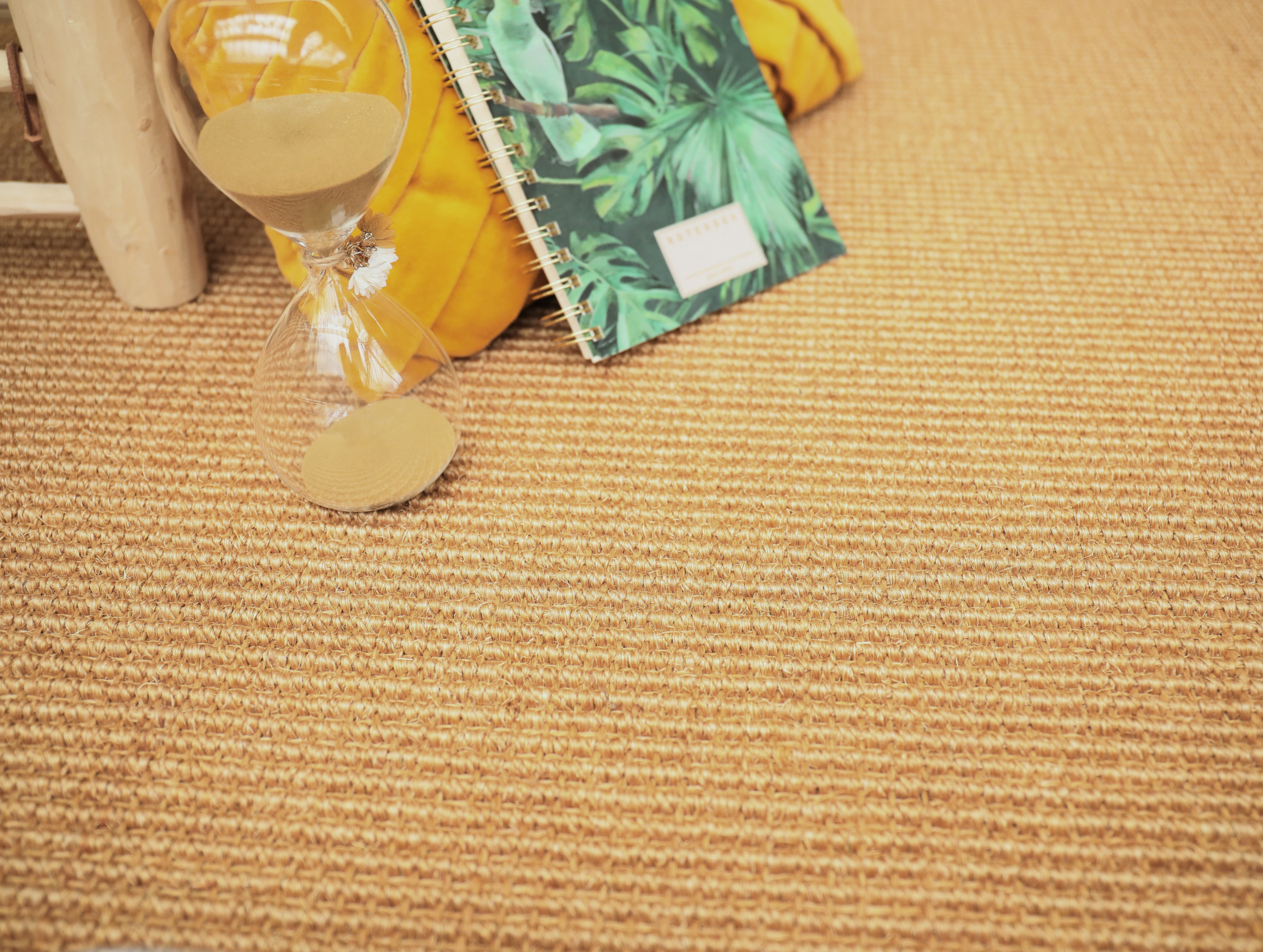 Sol Sisal - Loop - Malt avec livre illustré de feuillages et texture en grosses boucles naturelles
