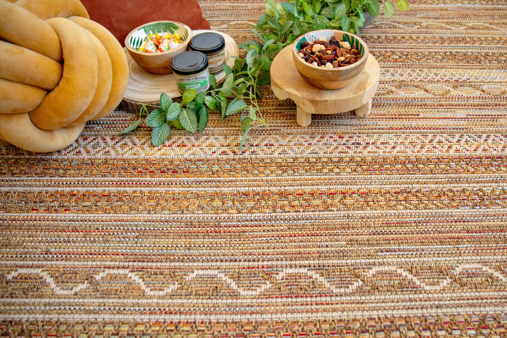 Sol tissé plat Salsa Épices, motifs géométriques chaleureux pour intérieur convivial