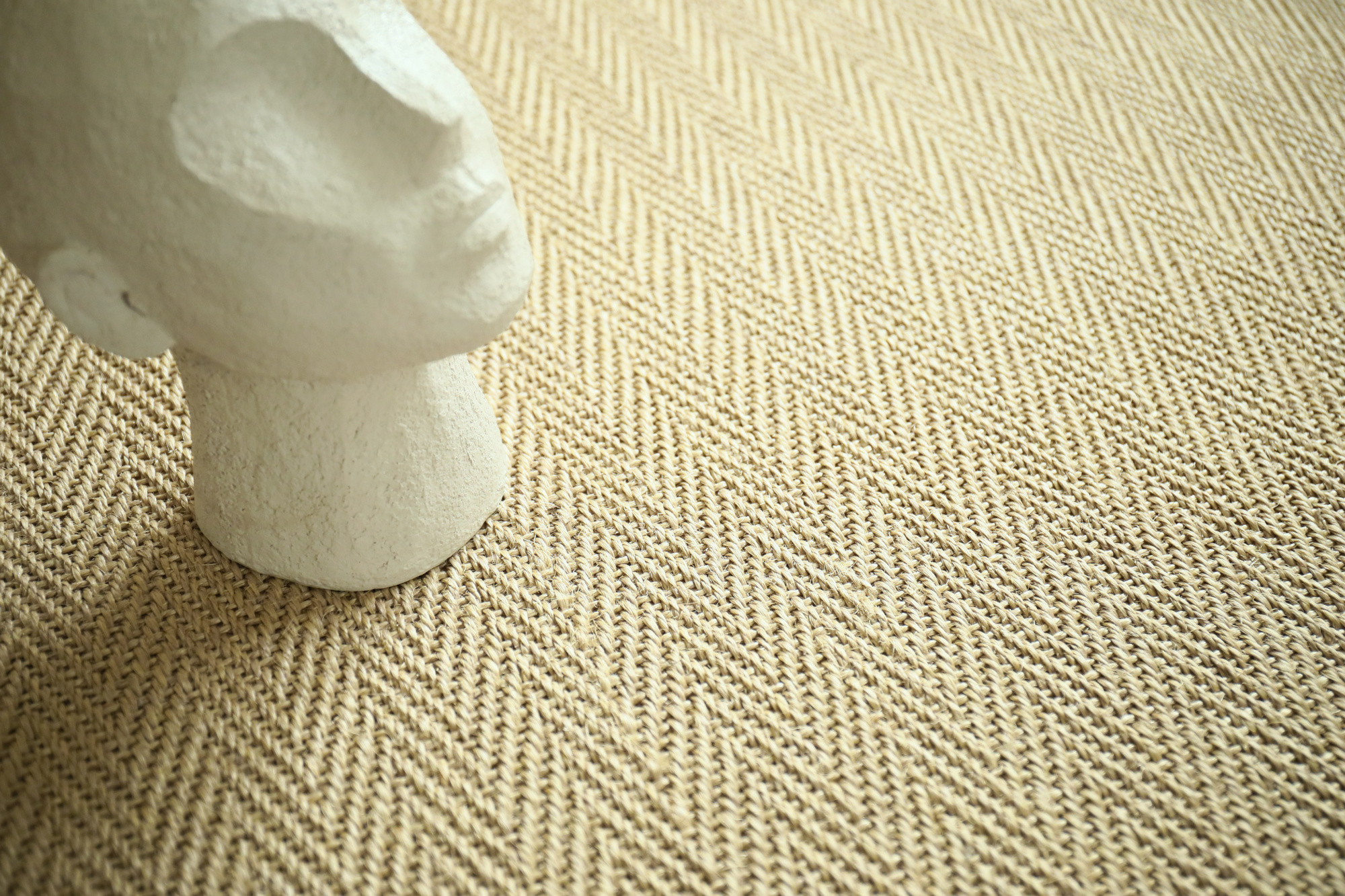 Sol Sisal Chevron - Jazz - Dune au graphisme discret et élégant pour une décoration authentique