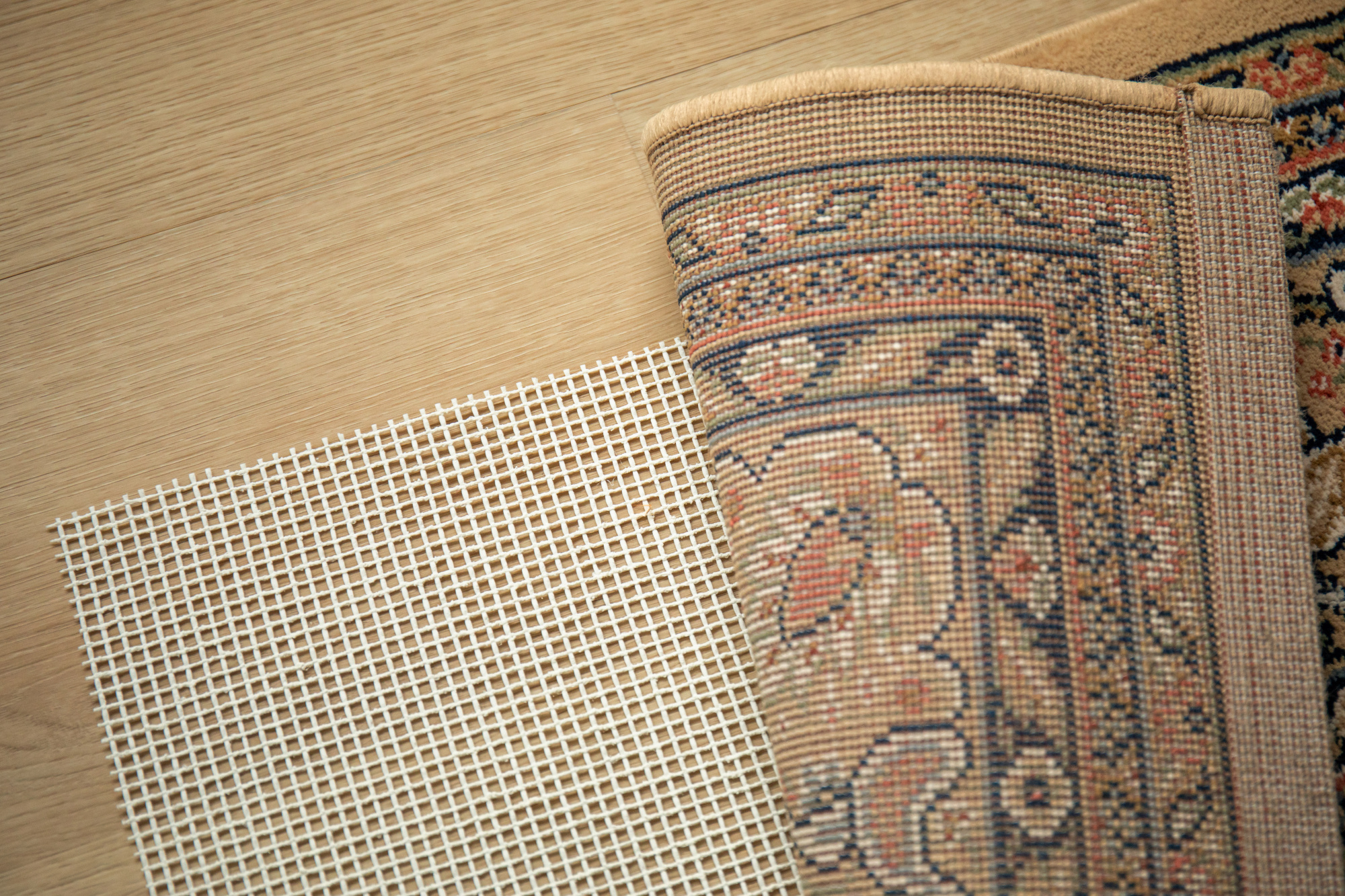 Sous-couche antiglisse et antidérapante ACC005 pour maintien des tapis en place