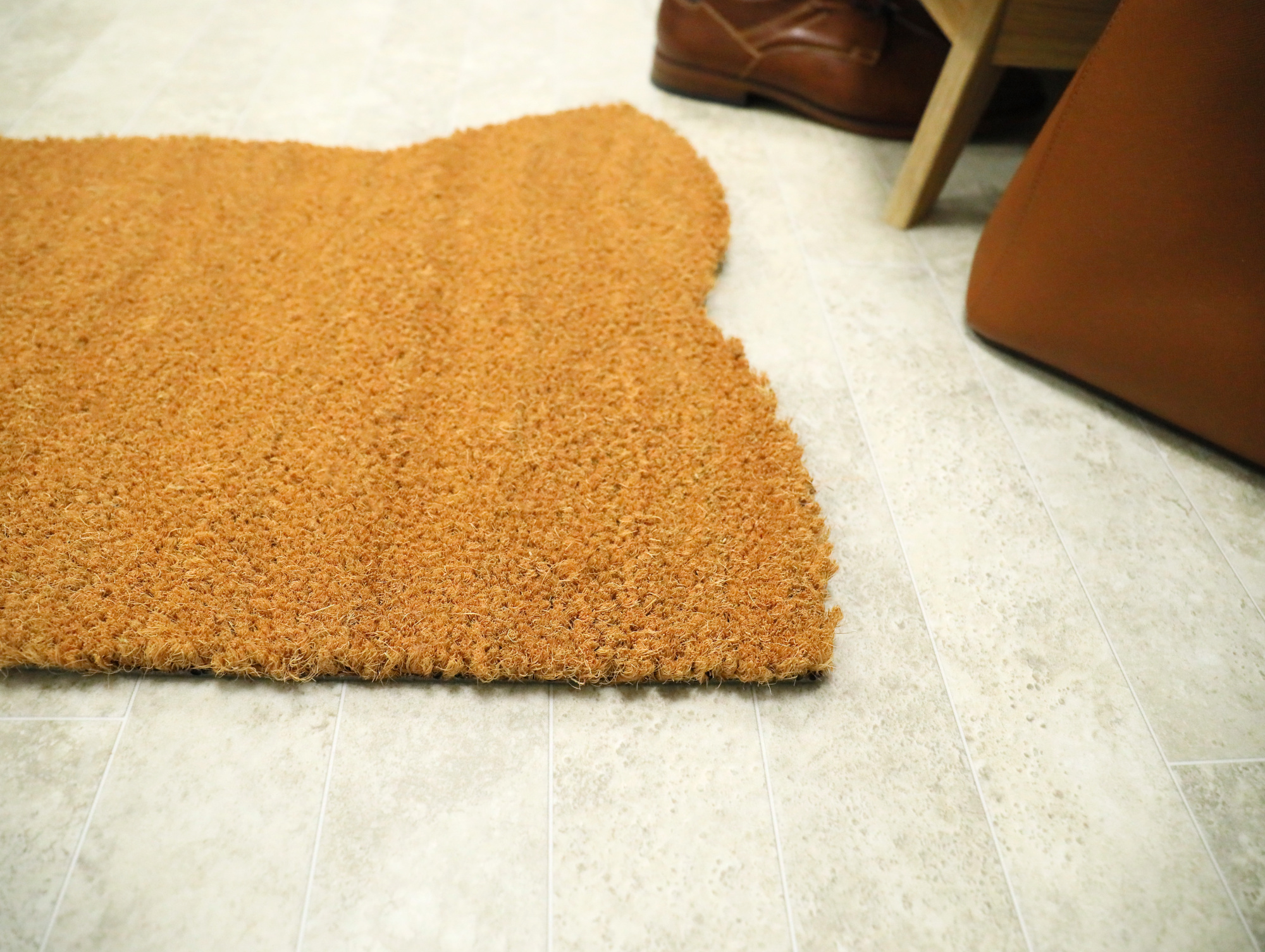 Tapis d’entrée déco Chat - Fibre de Coco 17mm - Écru, détail de l’épaisseur et des fibres de coco