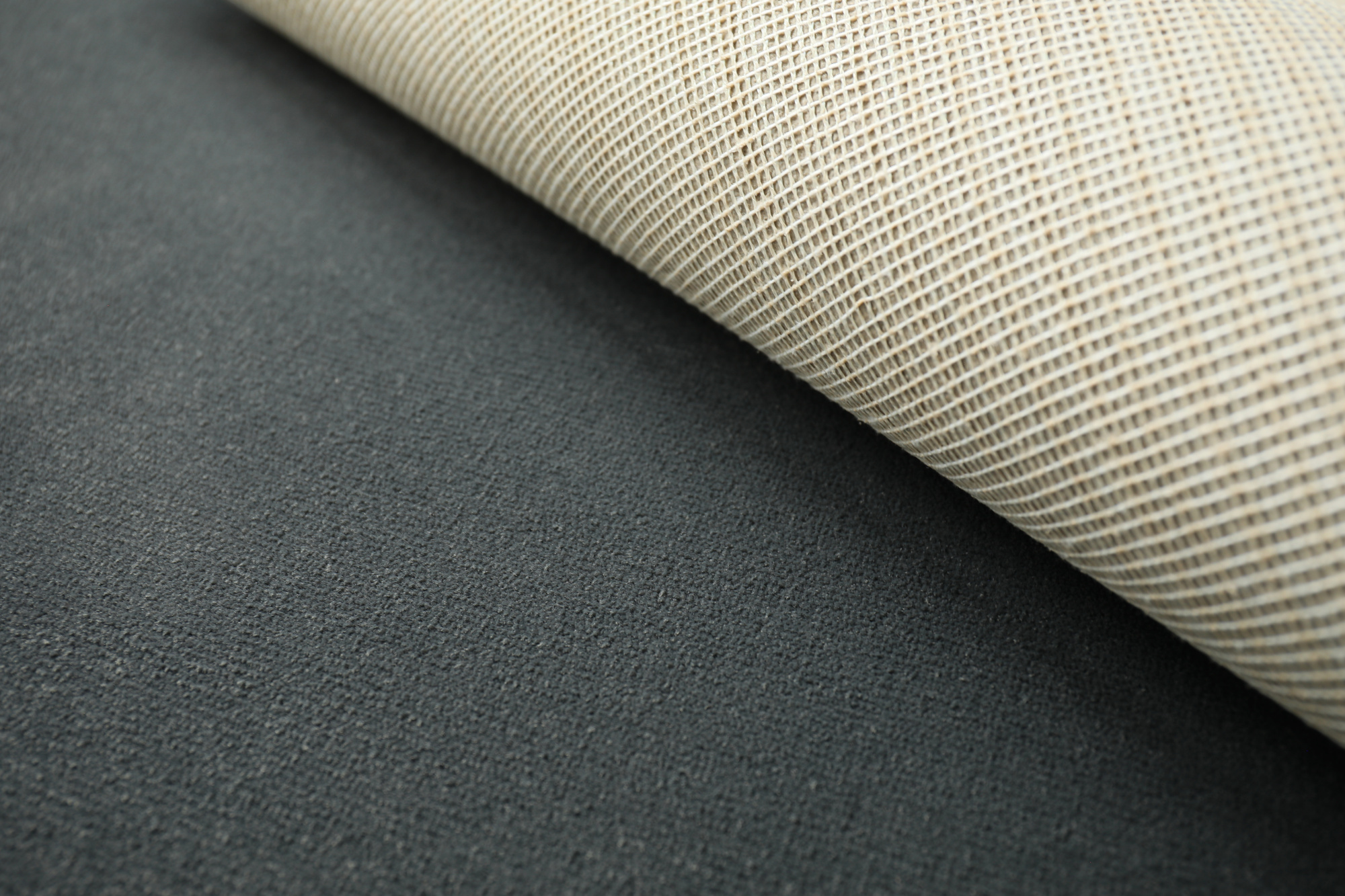 Envers de la moquette Sylon haute résistance gris foncé à la coupe