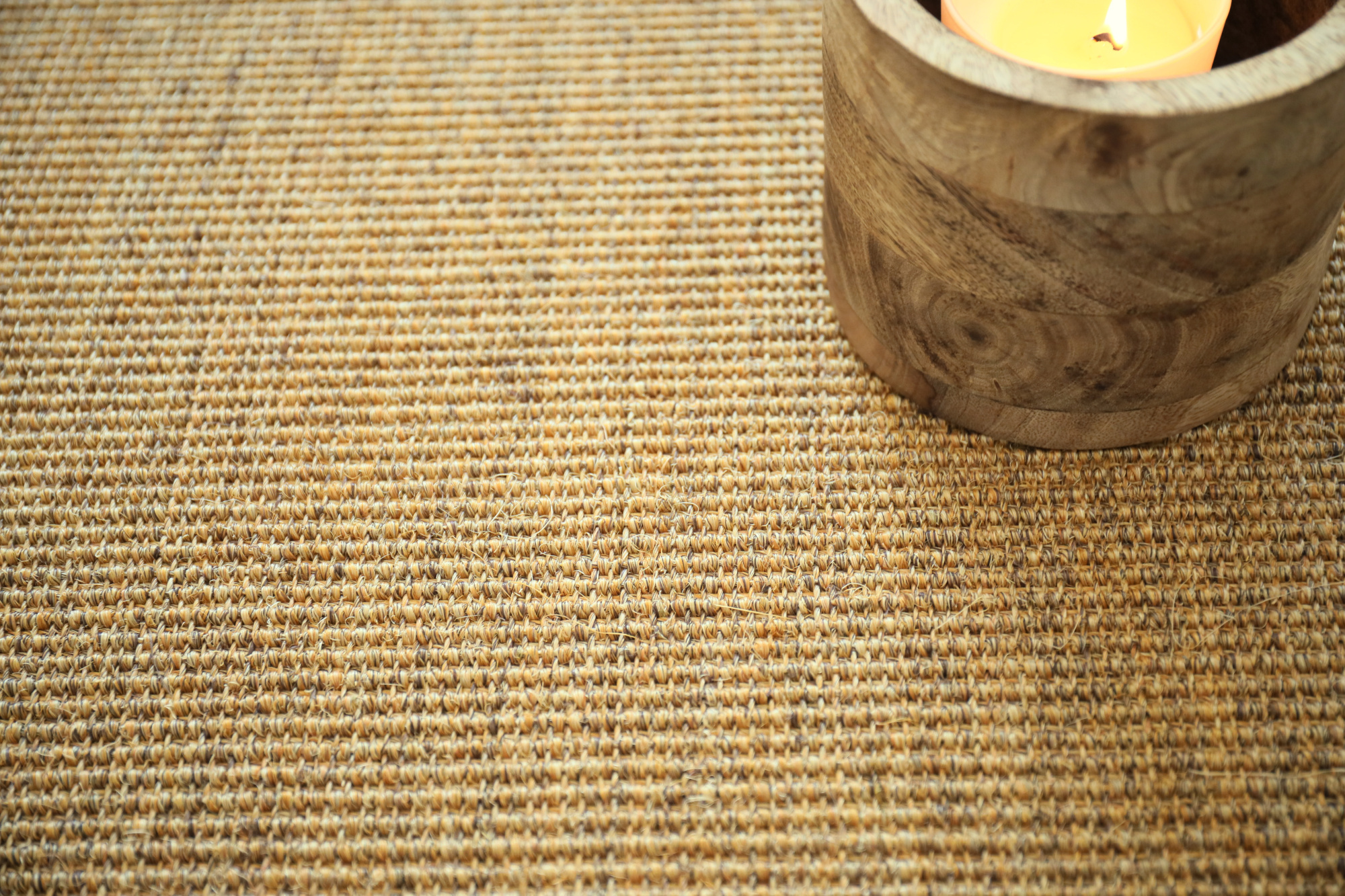 Sol Sisal Minimal Malt, texture végétale authentique aux nuances malt chaleureuses