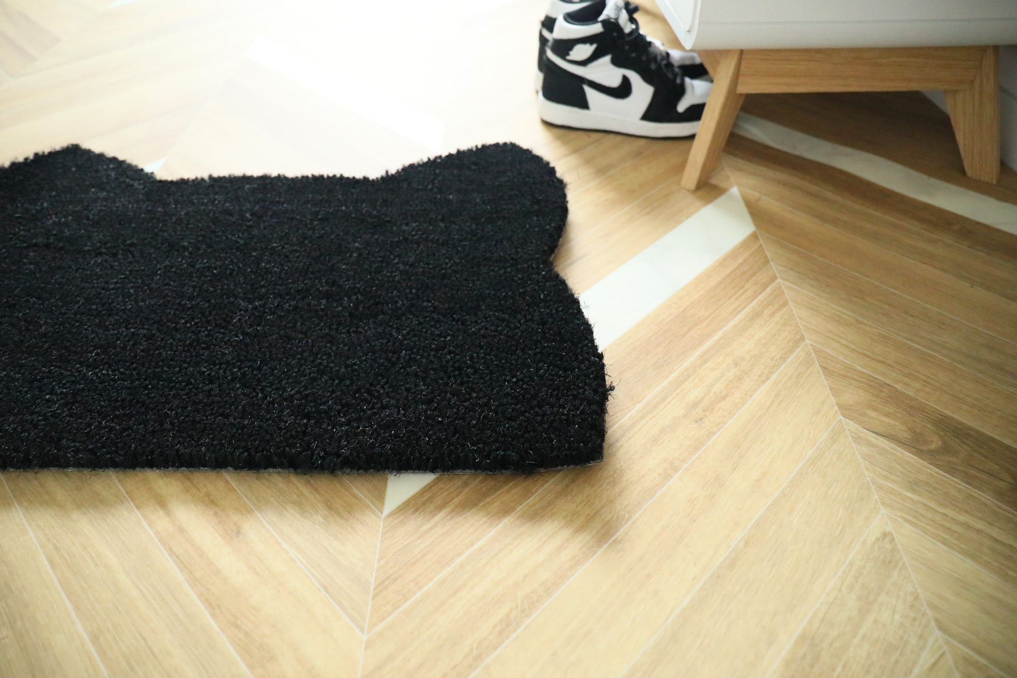Tapis d’entrée déco Chat - Fibre de Coco 17mm - Noir, détail de la surface épaisse en fibres de coco