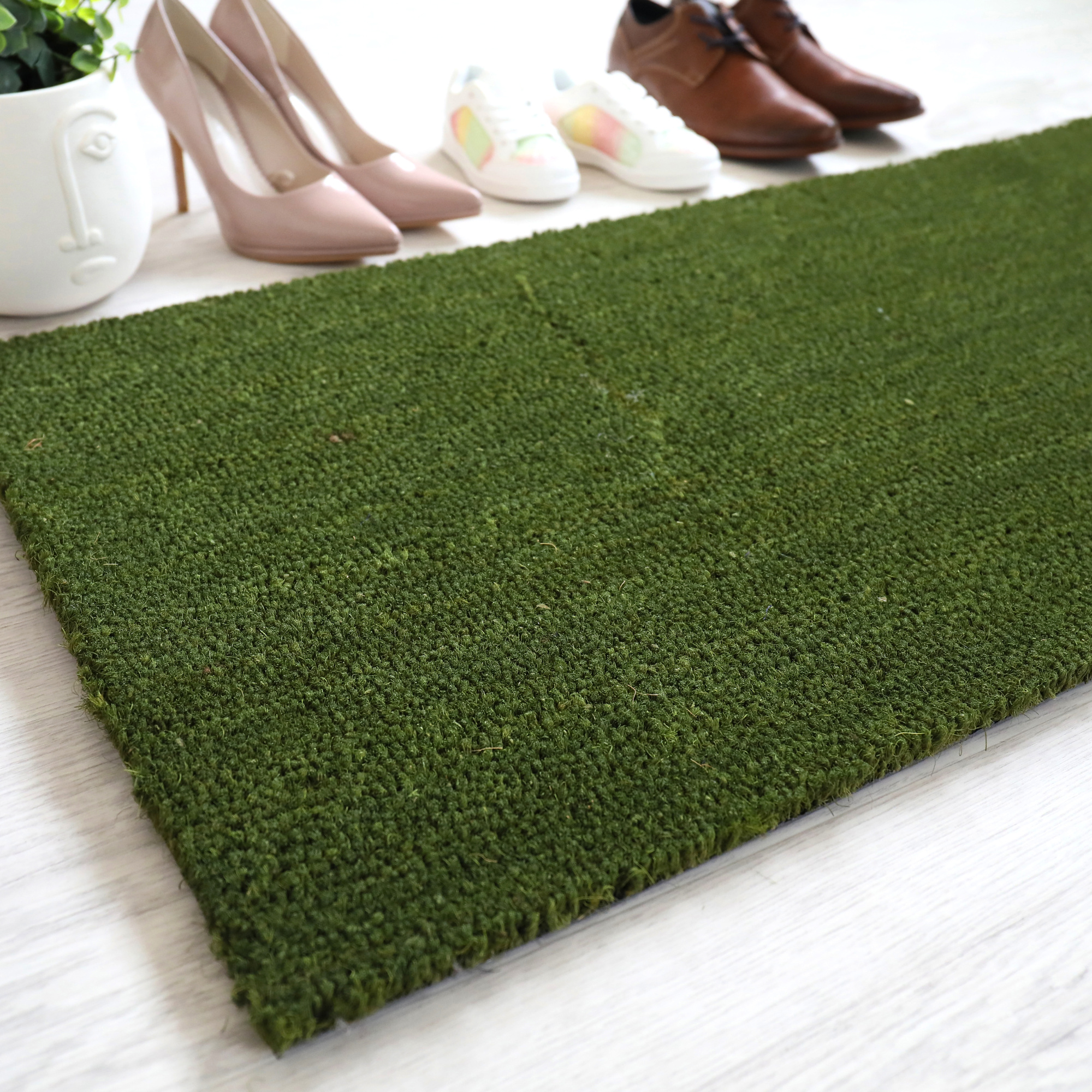 Paillasson brosse Fibre de coco 17 mm Vert, tapis d’entrée naturel au style végétal contemporain