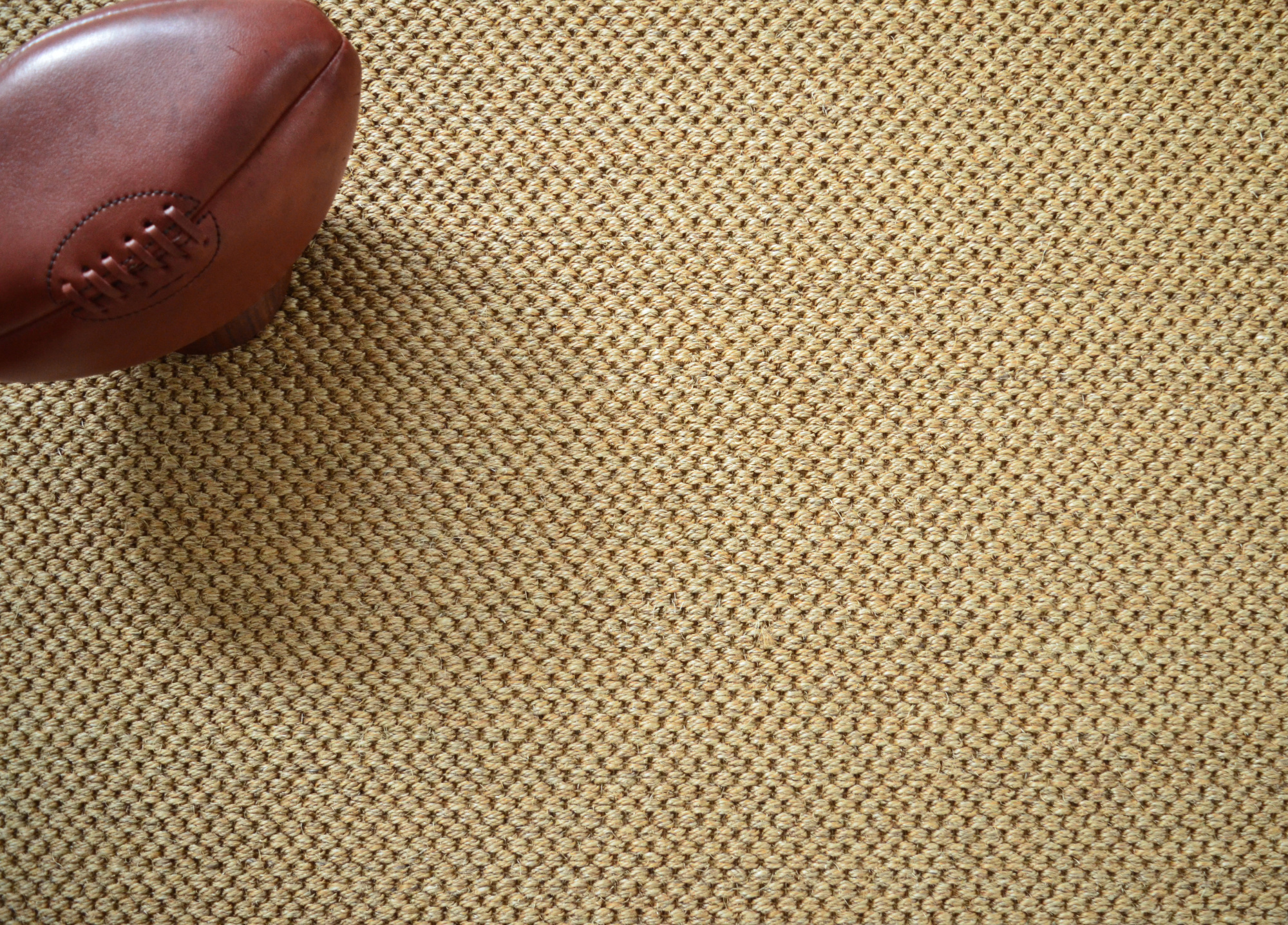 Sol Sisal - Muse - Malt mettant en valeur son tissage à grosses boucles aux nuances naturelles chaleureuses