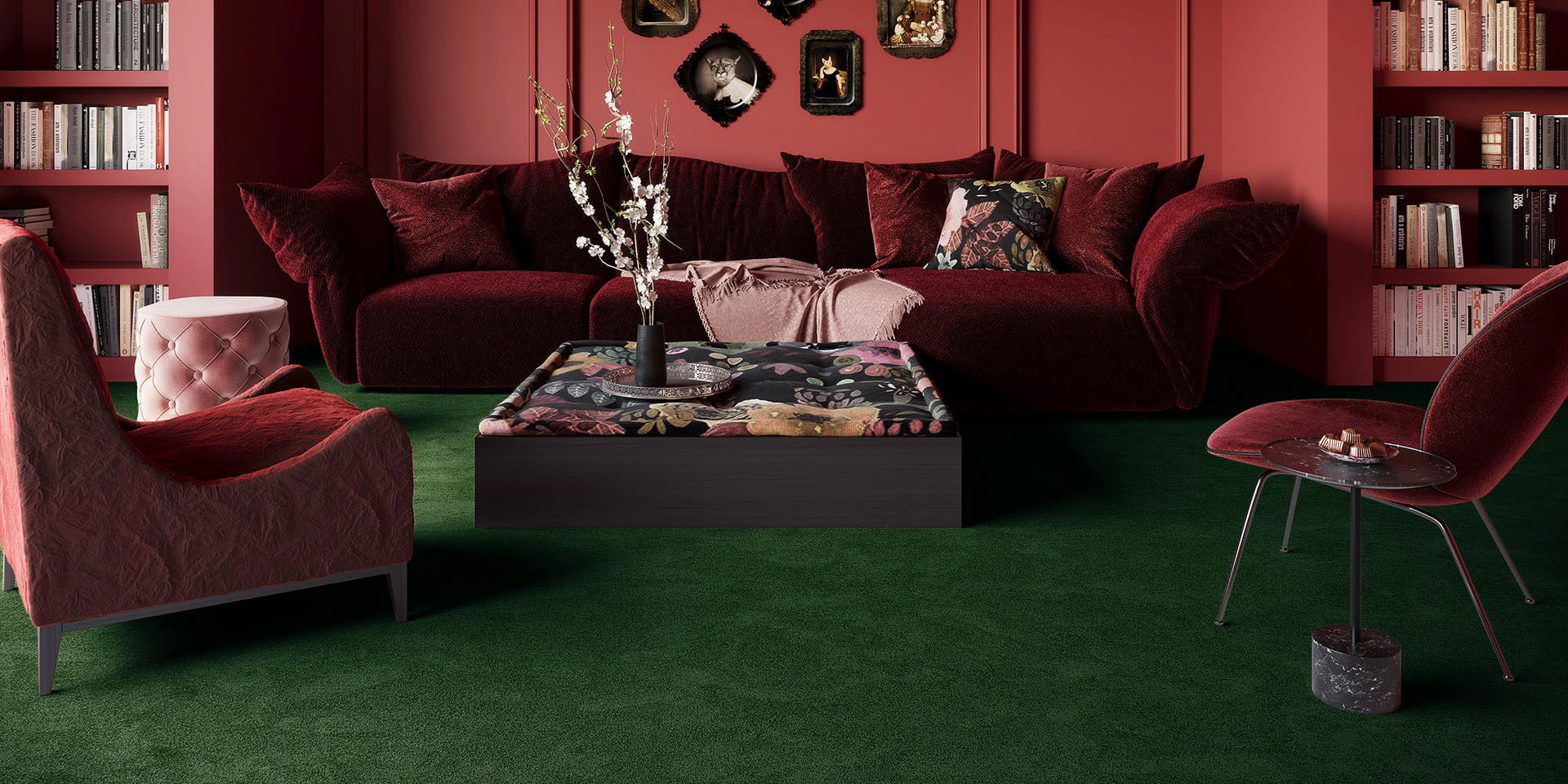 Moquette Chroma Sense vert foncé dans un salon chaleureux aux murs rouges, apportant douceur et densité au sol