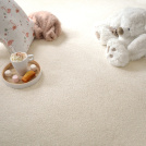 Moquette Lovely Nuage de lait – zoom sur le velours doux et épais