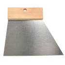 Spatule dentée B1 Romus avec poignée bois pour encollage des revêtements textiles