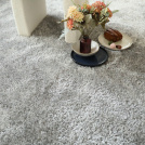 Moquette shaggy Glossy FusionBac gris urbain, longues mèches 30 mm et confort moelleux