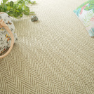 Sol Sisal Chevron - Héritage - Dune mettant en valeur un décor végétal et la finesse de son tissage chevron