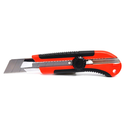 Cutter professionnel 25 mm livré avec une lame, poignée ergonomique bi-matière antidérapante