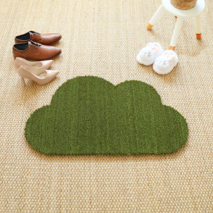 Tapis d'entrée déco Nuage - Fibre de Coco 17mm - Vert, forme fantaisie et teinte végétale pour une entrée pleine de fraîcheur