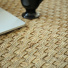 Sol en Jonc de mer Fin Damier - Naturel brut au motif natté damier dans un espace de travail chaleureux