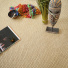 Tissé plat aspect naturel - Backstage - Biscuit avec carnet, vase décoratif et accessoires artisanaux sur un sol au style naturel