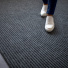 Tapis entrée antidérapant Gris, surface résistante conçue pour retenir les impuretés extérieures